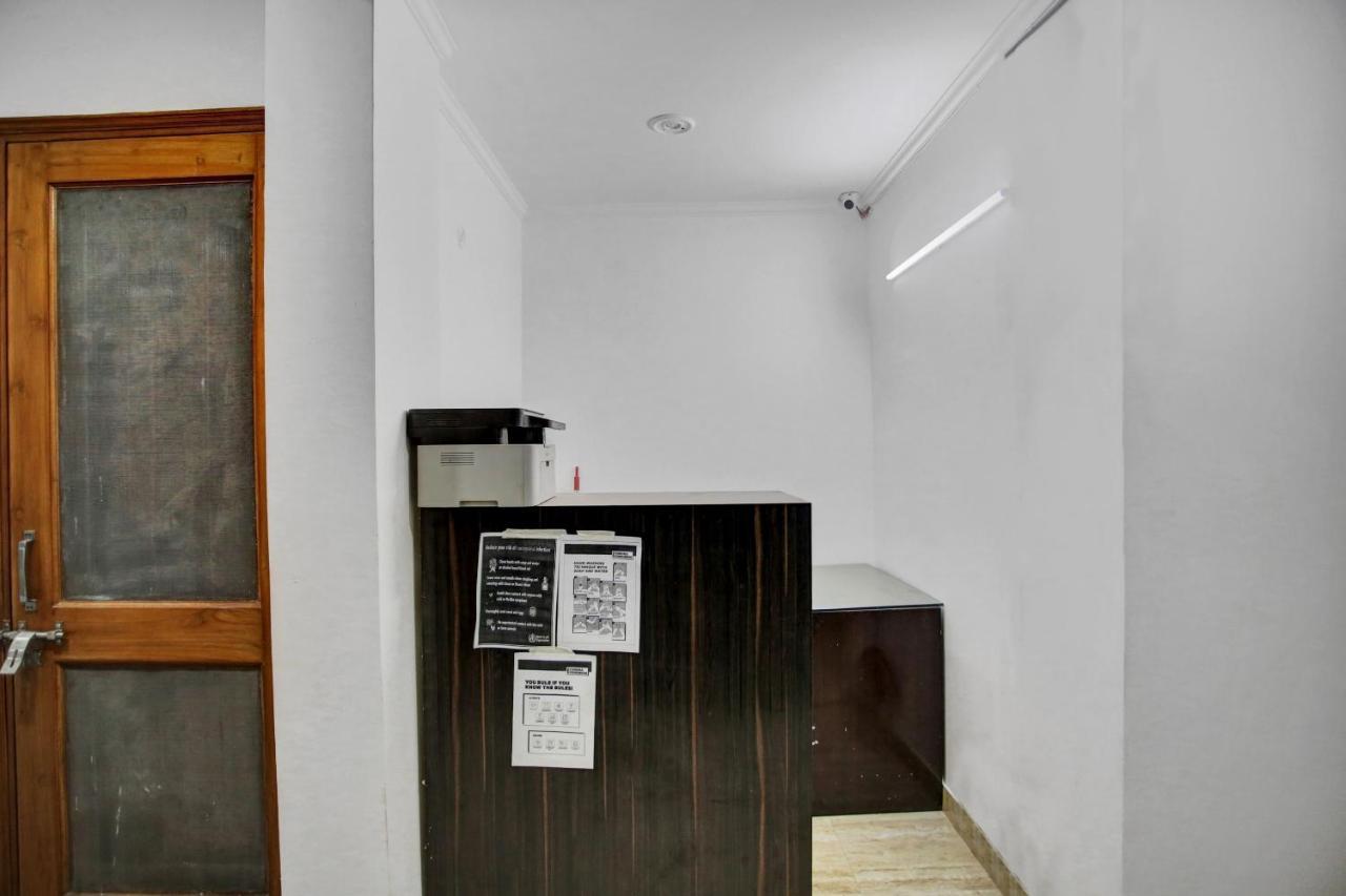 Oyo 82100 Golden Residency Noida Exterior foto