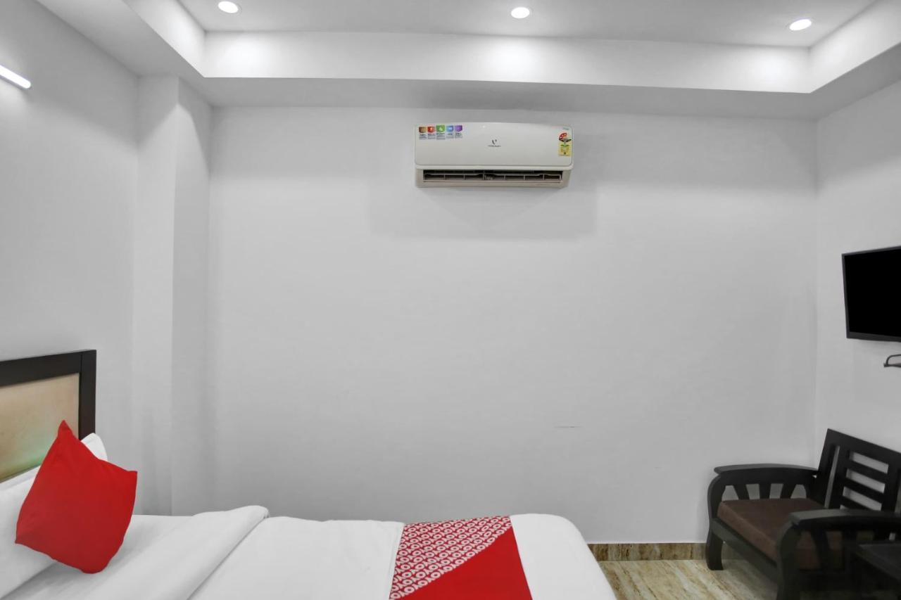 Oyo 82100 Golden Residency Noida Exterior foto