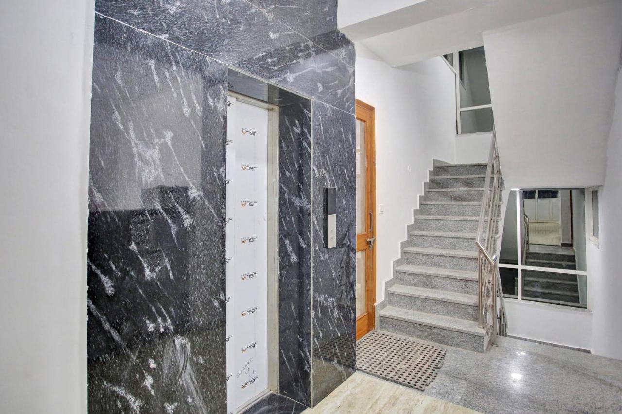 Oyo 82100 Golden Residency Noida Exterior foto