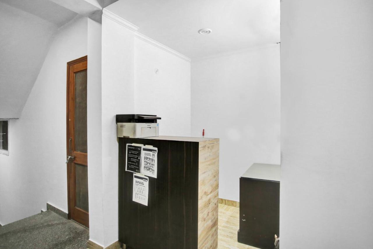 Oyo 82100 Golden Residency Noida Exterior foto